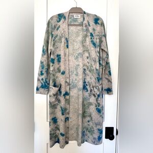 Like-new patterned cashmere duster.